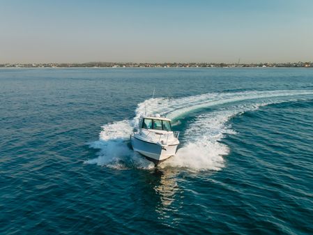 Boston Whaler 345 Conquest image