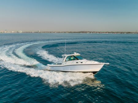 Boston Whaler 345 Conquest image