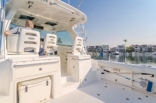 Boston Whaler 345 Conquest image