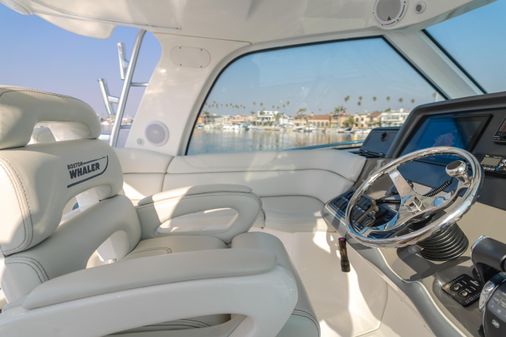 Boston Whaler 345 Conquest image