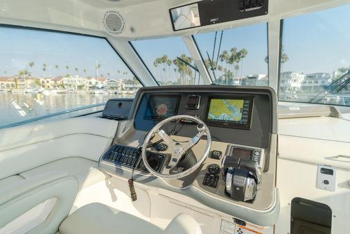 Boston Whaler 345 Conquest image