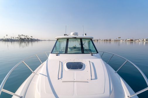 Boston Whaler 345 Conquest image