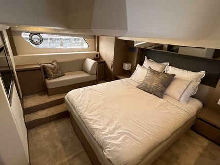 Prestige 460 Flybridge image