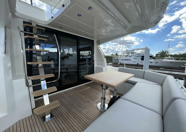 Prestige 460 Flybridge image