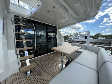 Prestige 460 Flybridge image