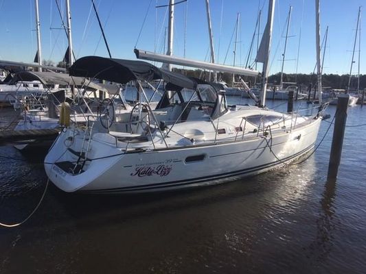 Jeanneau 39DS - main image