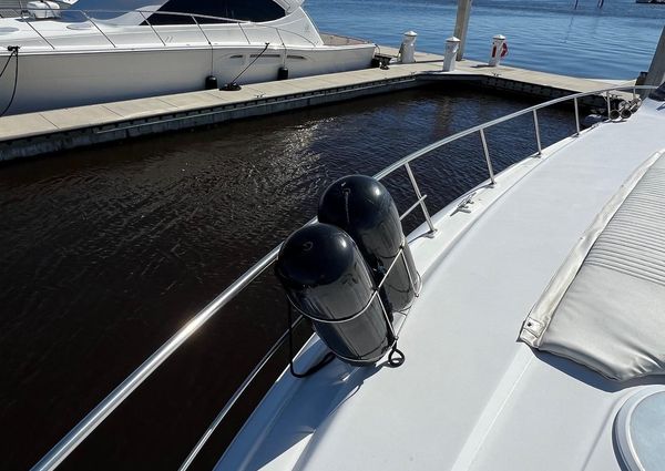 Cruisers-yachts 4270-EXPRESS image