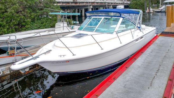 Tiara Yachts Coronet