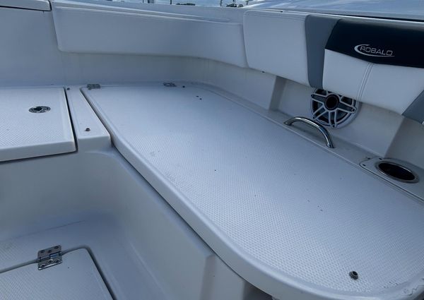 Robalo 266 Cayman SD image