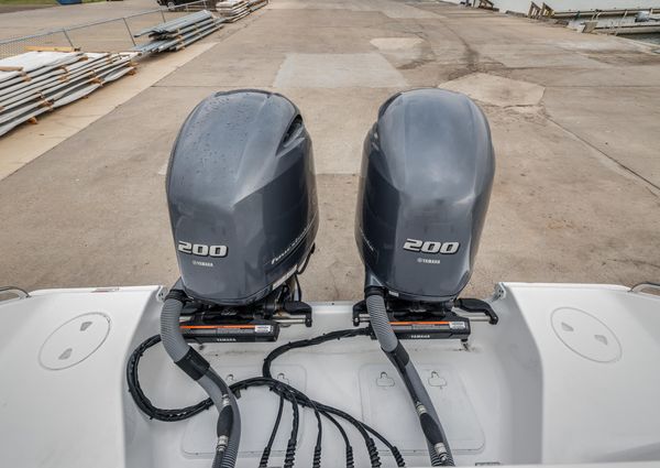 Sea Hunt Gamefish 27CE image