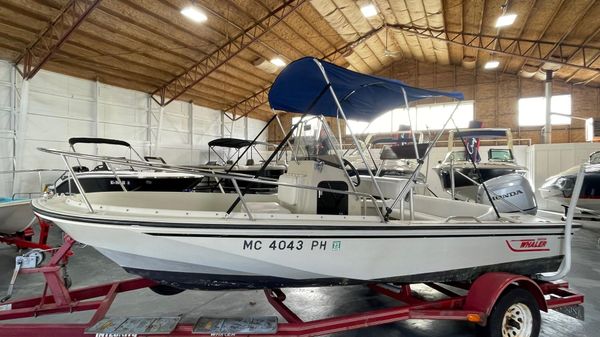 Boston Whaler 17 Outrage