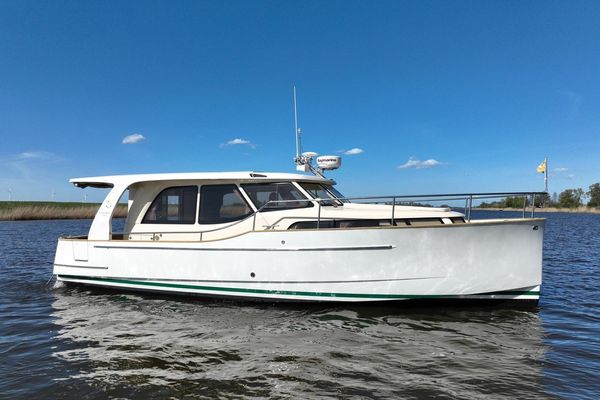 Greenline 33 Hybrid - main image