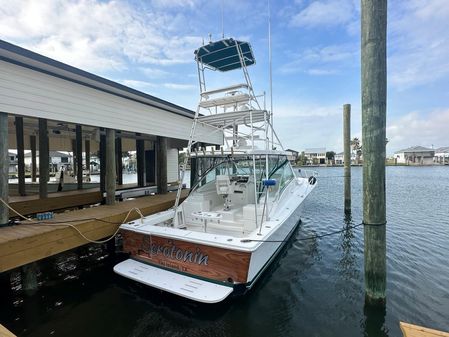 Luhrs 40 Open image