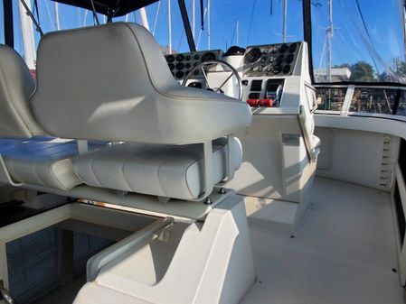 Carver 356 Aft Cabin Motor Yacht image