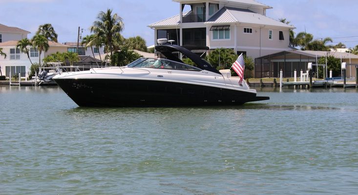 Sea Ray 370 Venture - main image