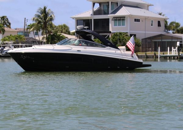 Sea Ray 370 Venture image