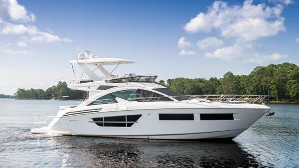 Cruisers Yachts 60 Cantius Flybridge