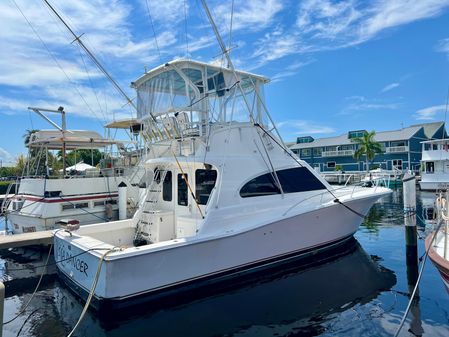 Luhrs Flybridge image