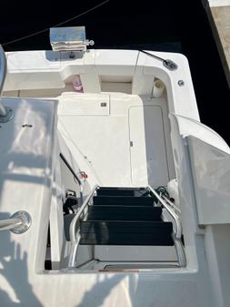 Luhrs Flybridge image