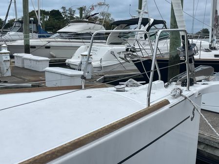 Beneteau Oceanis 38.1 image