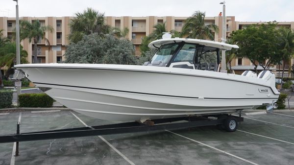 Boston Whaler 380 Outrage 