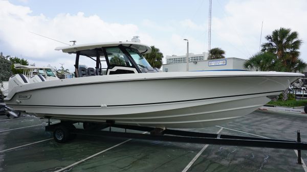 Boston Whaler 380 Outrage 