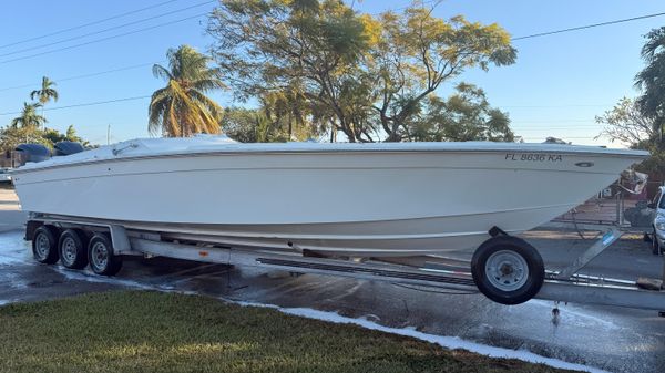 Avanti 33 sport deck 