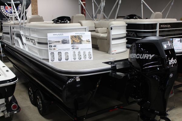 Ranger Reata 243C Pontoon - main image