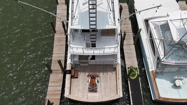 Donzi Custom Enclosed Flybridge image