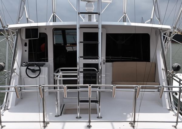 Donzi CUSTOM-ENCLOSED-FLYBRIDGE image