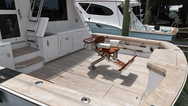 Donzi Custom Enclosed Flybridge image