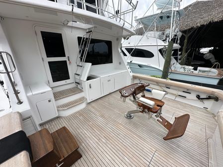 Donzi Custom Enclosed Flybridge image