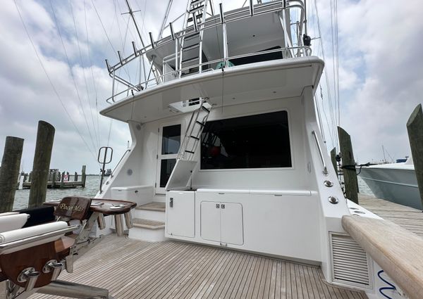 Donzi CUSTOM-ENCLOSED-FLYBRIDGE image