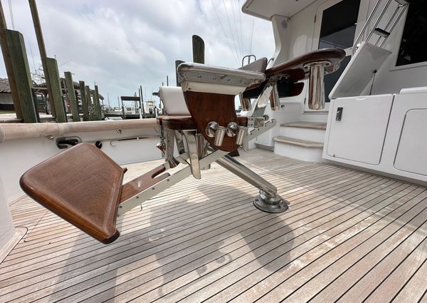 Donzi CUSTOM-ENCLOSED-FLYBRIDGE image