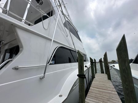 Donzi Custom Enclosed Flybridge image