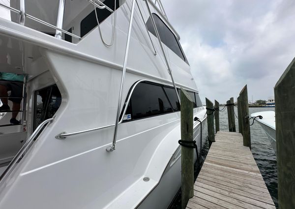 Donzi CUSTOM-ENCLOSED-FLYBRIDGE image