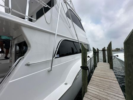 Donzi Custom Enclosed Flybridge image