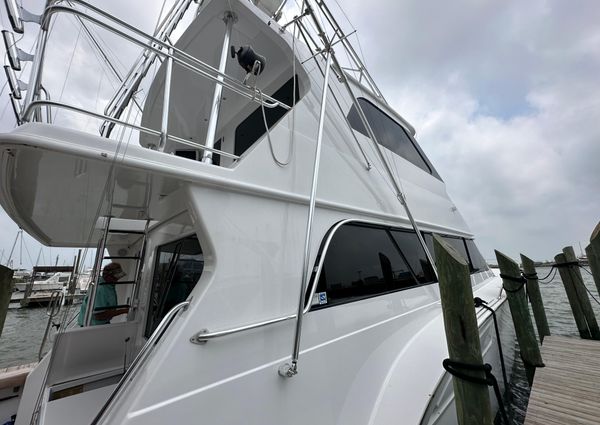 Donzi CUSTOM-ENCLOSED-FLYBRIDGE image