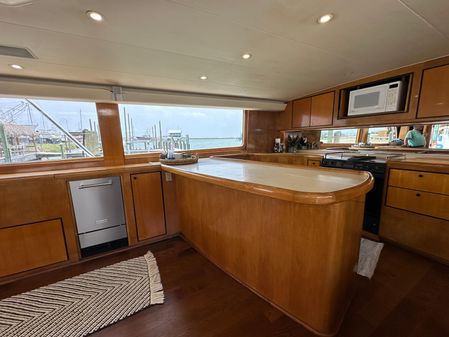 Donzi Custom Enclosed Flybridge image