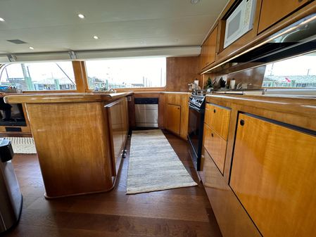 Donzi Custom Enclosed Flybridge image