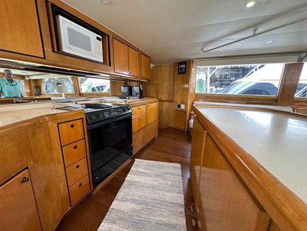 Donzi Custom Enclosed Flybridge image