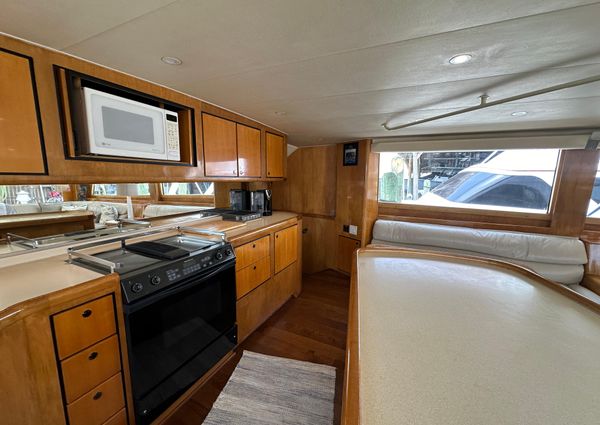 Donzi CUSTOM-ENCLOSED-FLYBRIDGE image