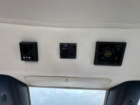 Donzi Custom Enclosed Flybridge image