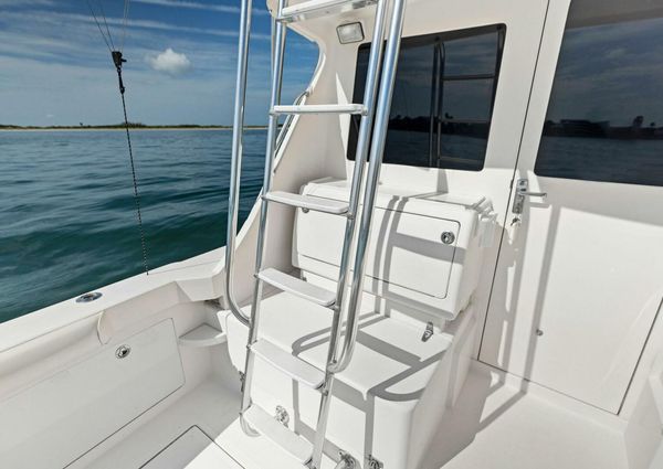 Cabo 35 Flybridge image