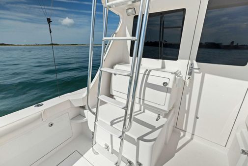 Cabo 35 Flybridge image