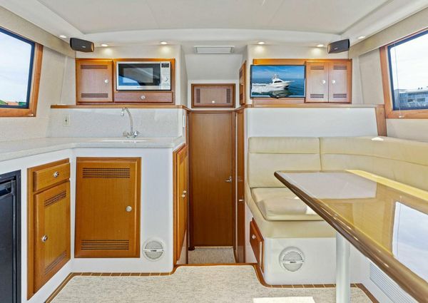 Cabo 35 Flybridge image