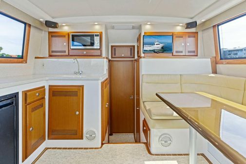 Cabo 35 Flybridge image