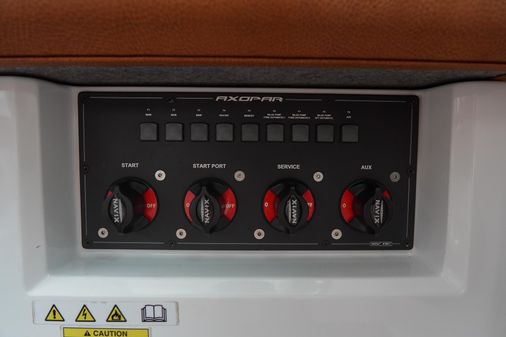Axopar 37 Wet Bar image