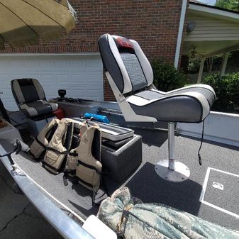 Lowe FISHING image