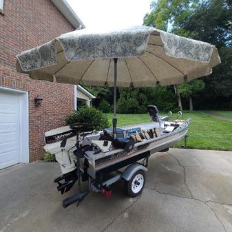 Lowe FISHING image